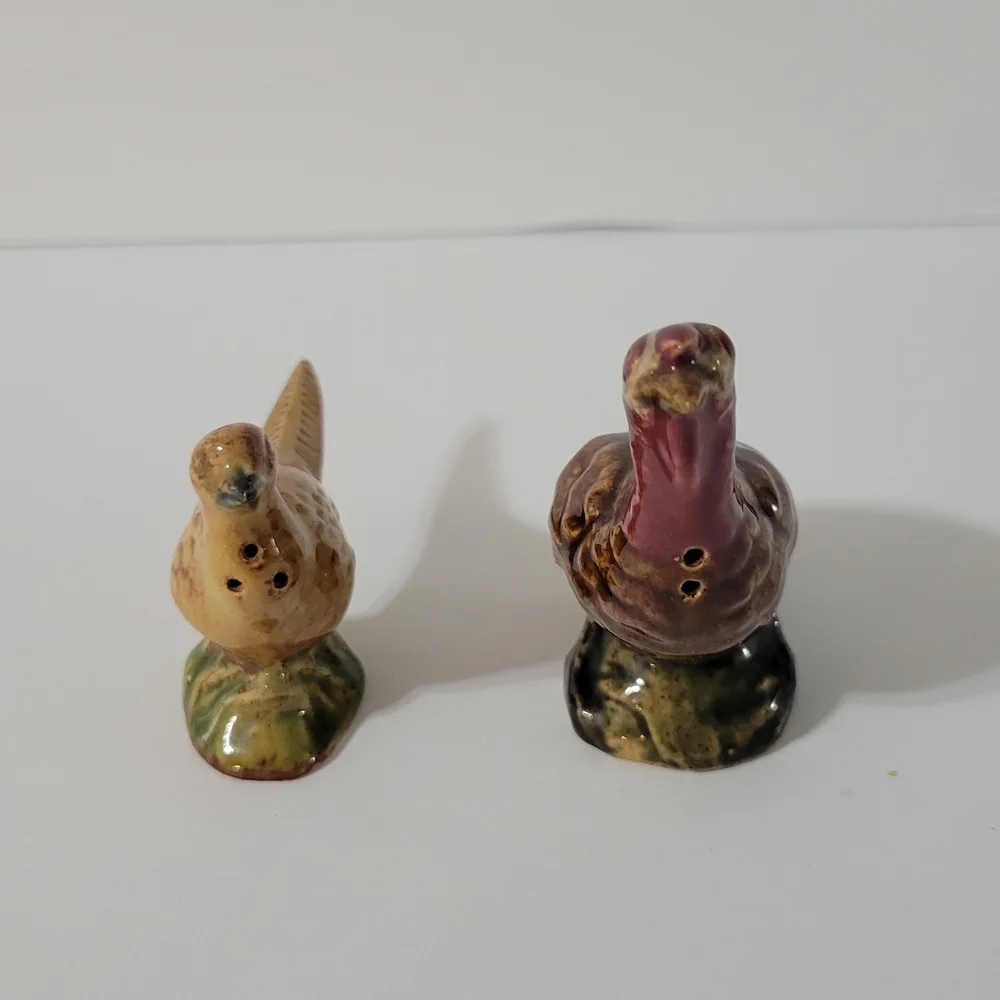 Vtg Rosemeade Turkey Pheasant Shakers